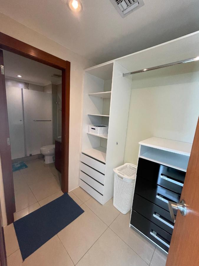 Apartamento Vista Al Rio Puerto Santana Riverfront 1 グアヤキル エクステリア 写真