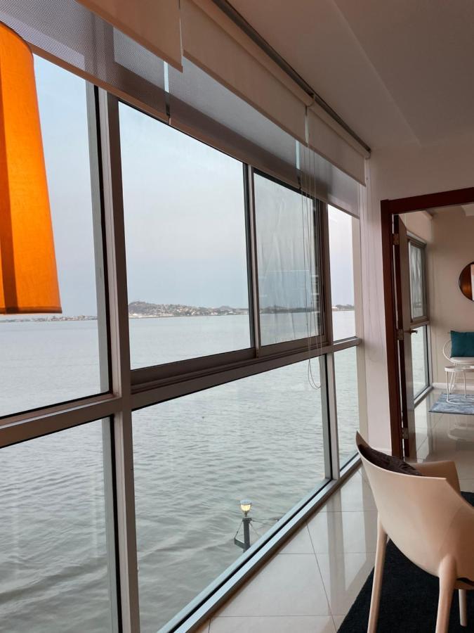 Apartamento Vista Al Rio Puerto Santana Riverfront 1 グアヤキル エクステリア 写真
