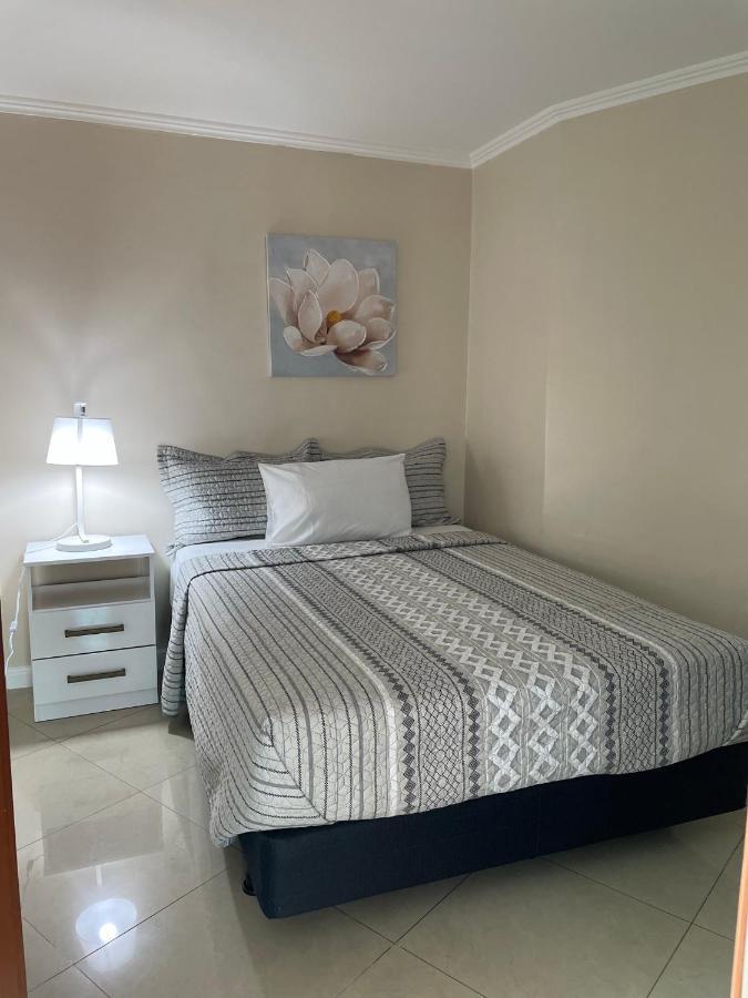 Apartamento Vista Al Rio Puerto Santana Riverfront 1 グアヤキル エクステリア 写真